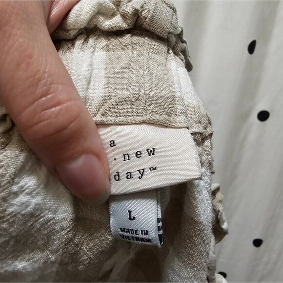 A New Day Target checkered super high rise paperbag linen blend shorts large - Picture 10 of 10